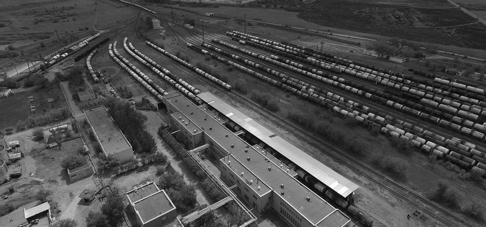 330 вагонов-цистерн/сутки